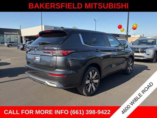 Graphite Gray 2026 Mitsubishi Outlander SE