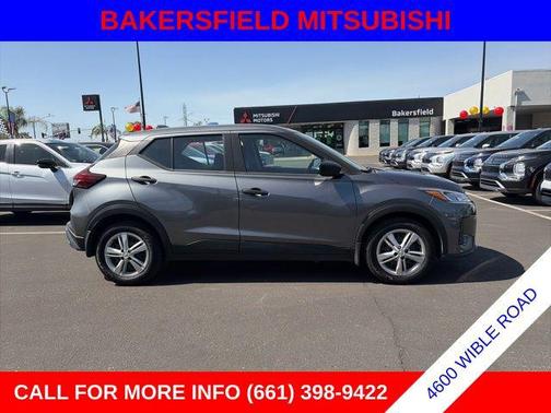Gun Metallic 2023 Nissan Kicks S