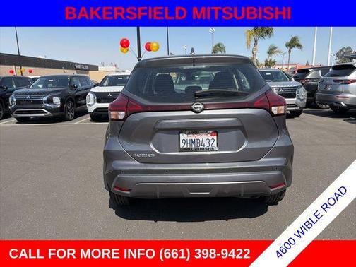 Gun Metallic 2023 Nissan Kicks S