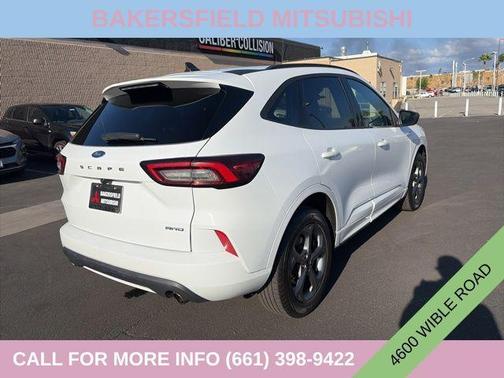 Oxford White 2023 Ford Escape ST-Line