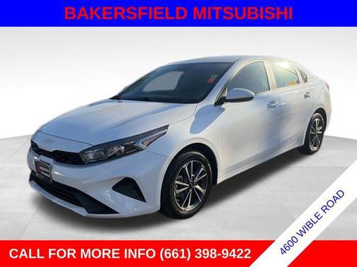 Snow White Pearl 2024 Kia Forte LXS