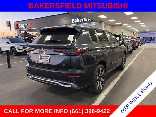 Graphite Gray 2026 Mitsubishi Outlander SE 2.5 2WD