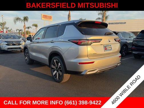 Silver Alloy 2026 Mitsubishi Outlander SE