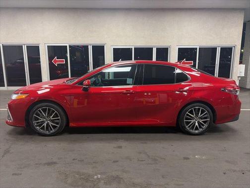 2024 Toyota Camry Hybrid XLE