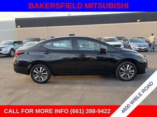 Super Black Metallic 2025 Nissan Versa 1.6 SV