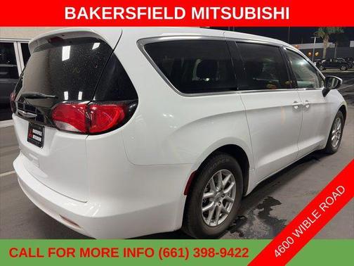 2022 Chrysler Voyager LX