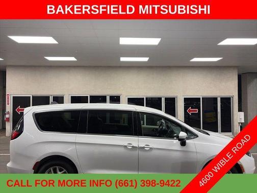 2022 Chrysler Voyager LX