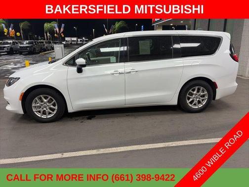 2022 Chrysler Voyager LX