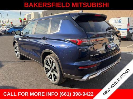 Cosmic Blue 2026 Mitsubishi Outlander SE