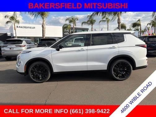 Diamond White 2026 Mitsubishi Outlander LE 2.5 2WD