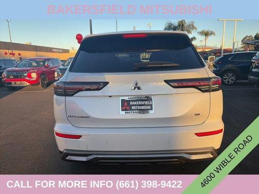 White 2025 Mitsubishi Outlander SE 2.5 S-AWC