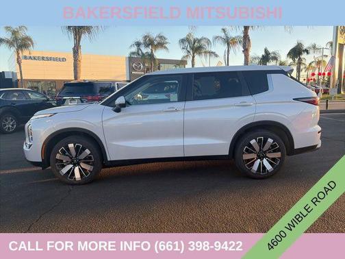 White 2025 Mitsubishi Outlander SE 2.5 S-AWC