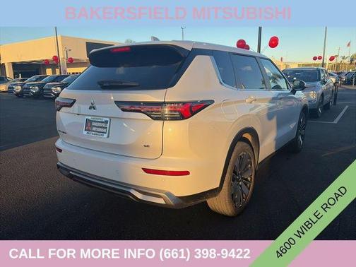 White 2025 Mitsubishi Outlander SE 2.5 S-AWC