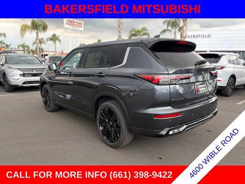 Graphite Gray 2026 Mitsubishi Outlander LE