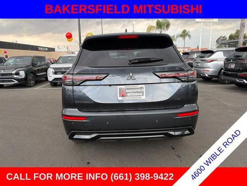 Graphite Gray 2026 Mitsubishi Outlander LE