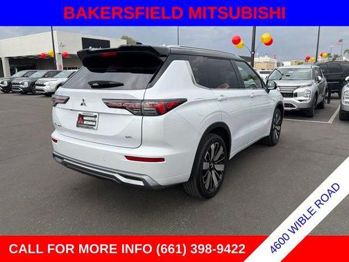 Diamond White 2026 Mitsubishi Outlander SEL 2.5 2WD