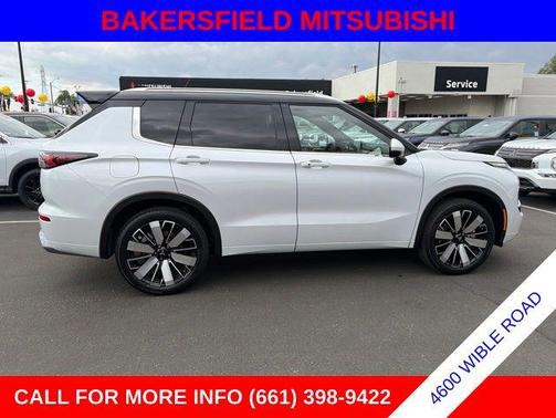 Diamond White 2026 Mitsubishi Outlander SEL 2.5 2WD