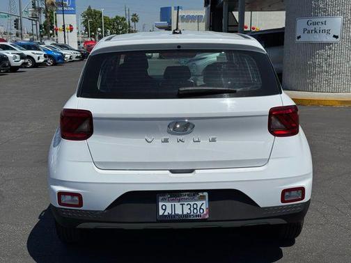 2024 Hyundai VENUE SE