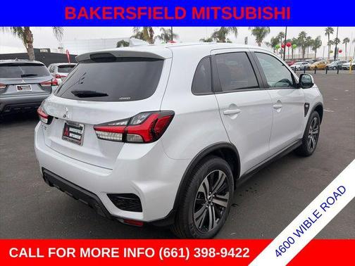Diamond White 2026 Mitsubishi Outlander Sport 2.0 ES