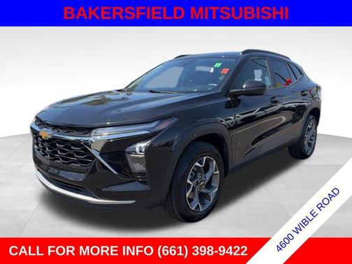 Mosaic Black Metallic 2025 Chevrolet Trax LT