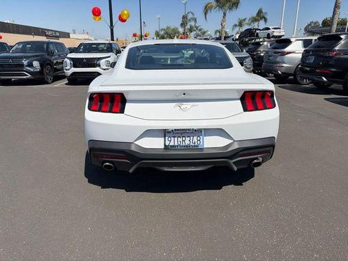 Oxford White 2025 Ford Mustang EcoBoost Premium