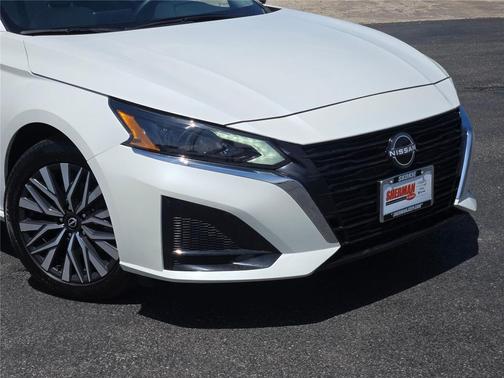 Gun Metallic 2025 Nissan Altima SV FWD