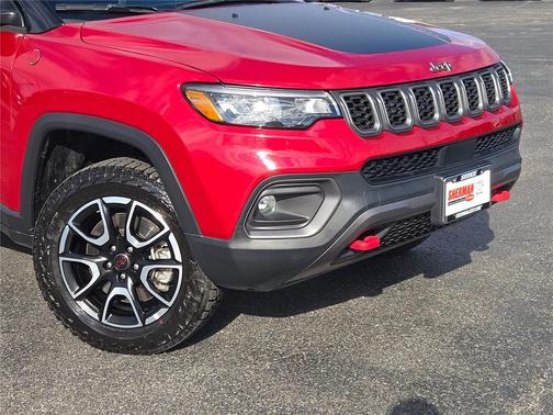 Red Hot Pearlcoat 2025 Jeep Compass Trailhawk
