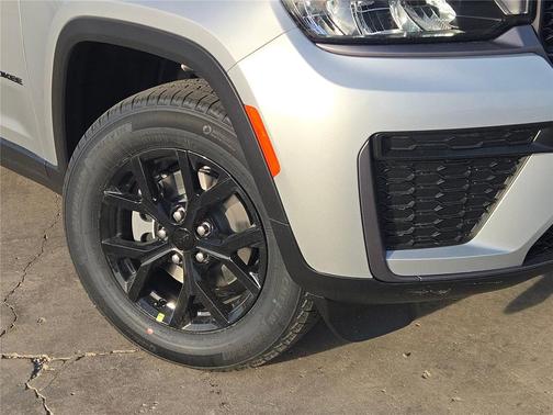 2026 Jeep Grand Cherokee Altitude