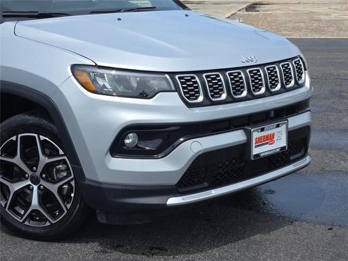 Silver Zynith Metallic Clearcoat 2025 Jeep Compass Limited