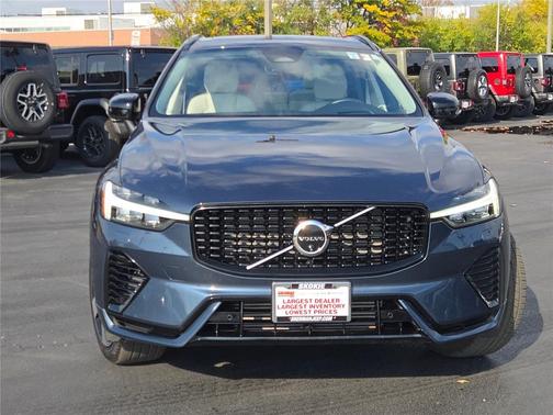 2024 Volvo XC60 Recharge Plug-In Hybrid T8 Ultimate Dark Theme