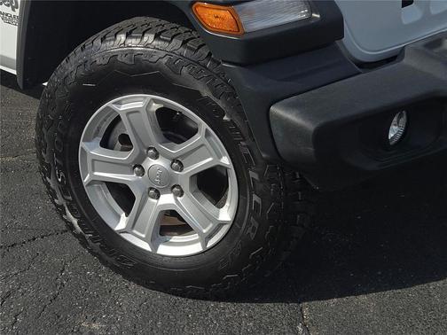 Bright White Clearcoat 2018 Jeep Wrangler Unlimited Sport