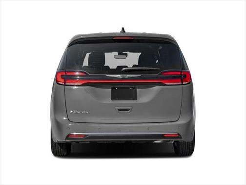 2025 Chrysler Pacifica L