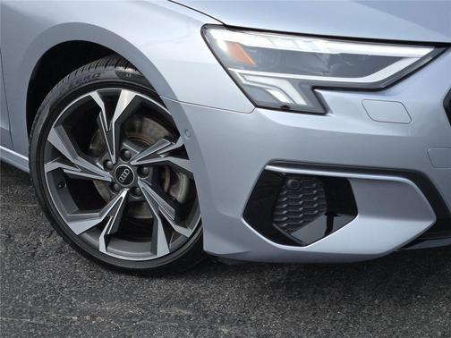 Florett Silver Metallic 2023 Audi A3 Premium