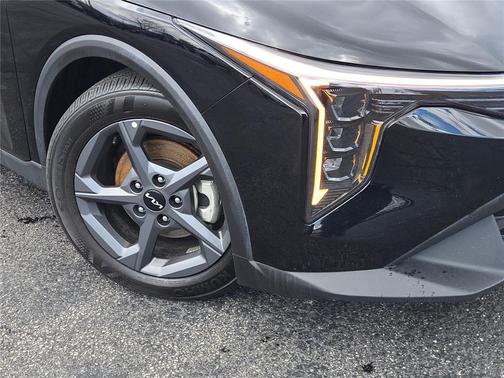 Aurora Black Pearl 2025 Kia K4 LXS