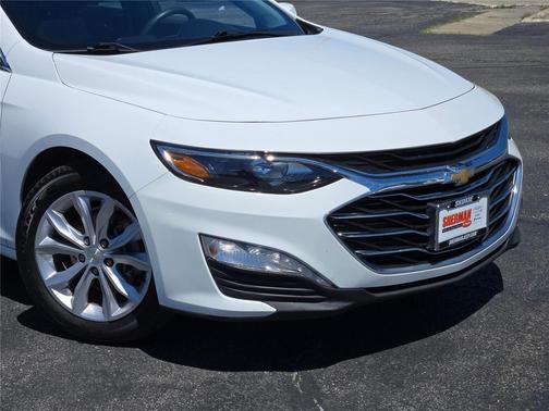 Summit White 2023 Chevrolet Malibu FWD 1LT