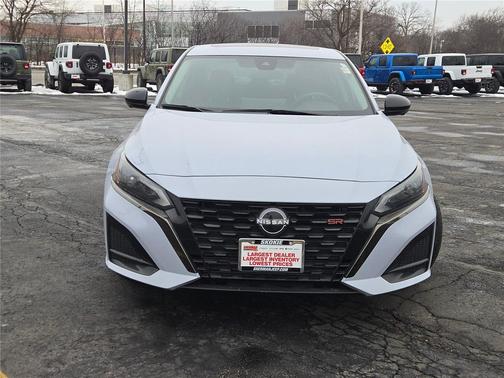 2023 Nissan Altima SR VC-Turbo FWD