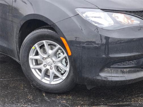 2026 Chrysler Voyager LX