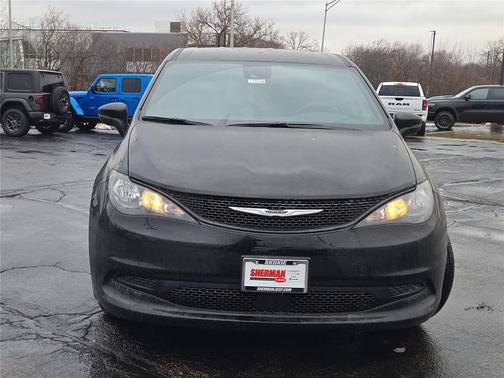 2026 Chrysler Voyager LX