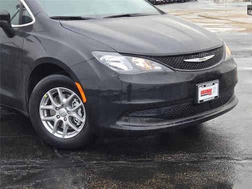 2026 Chrysler Voyager LX