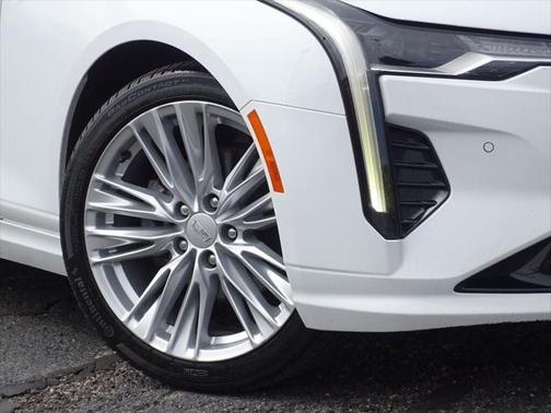 2023 Cadillac CT4 Premium Luxury