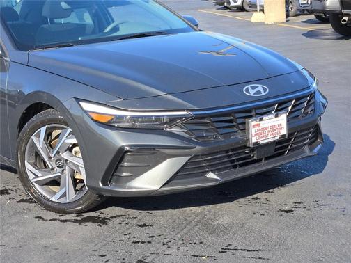 2025 Hyundai ELANTRA SEL