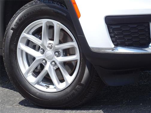 2024 Jeep Grand Cherokee L Laredo