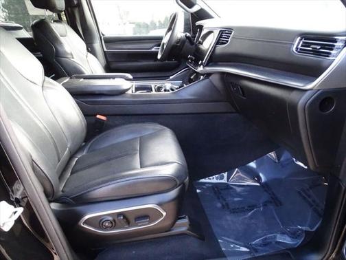 2023 Jeep Wagoneer L Series II 4x2