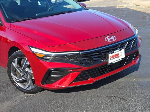 2025 Hyundai ELANTRA SEL