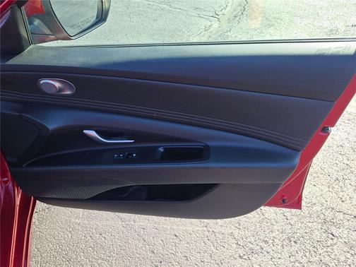 2025 Hyundai ELANTRA SEL