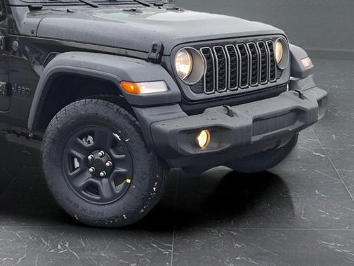Black Clearcoat 2026 Jeep Wrangler Sport
