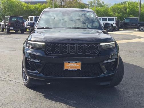 Diamond Black Crystal Pearlcoat 2025 Jeep Grand Cherokee Summit
