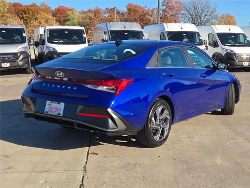 2025 Hyundai ELANTRA SEL