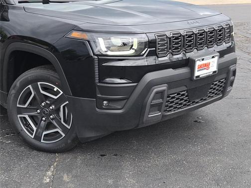 Diamond Black Crystal Pearlcoat 2026 Jeep Cherokee Limited