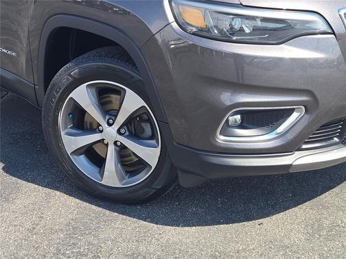 Granite Crystal Metallic Clearcoat 2020 Jeep Cherokee Limited